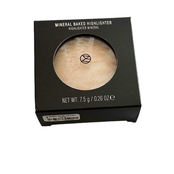 NWT IL MAKIAGE Mineral Baked Highlighter in Halo - Picture 3 of 4